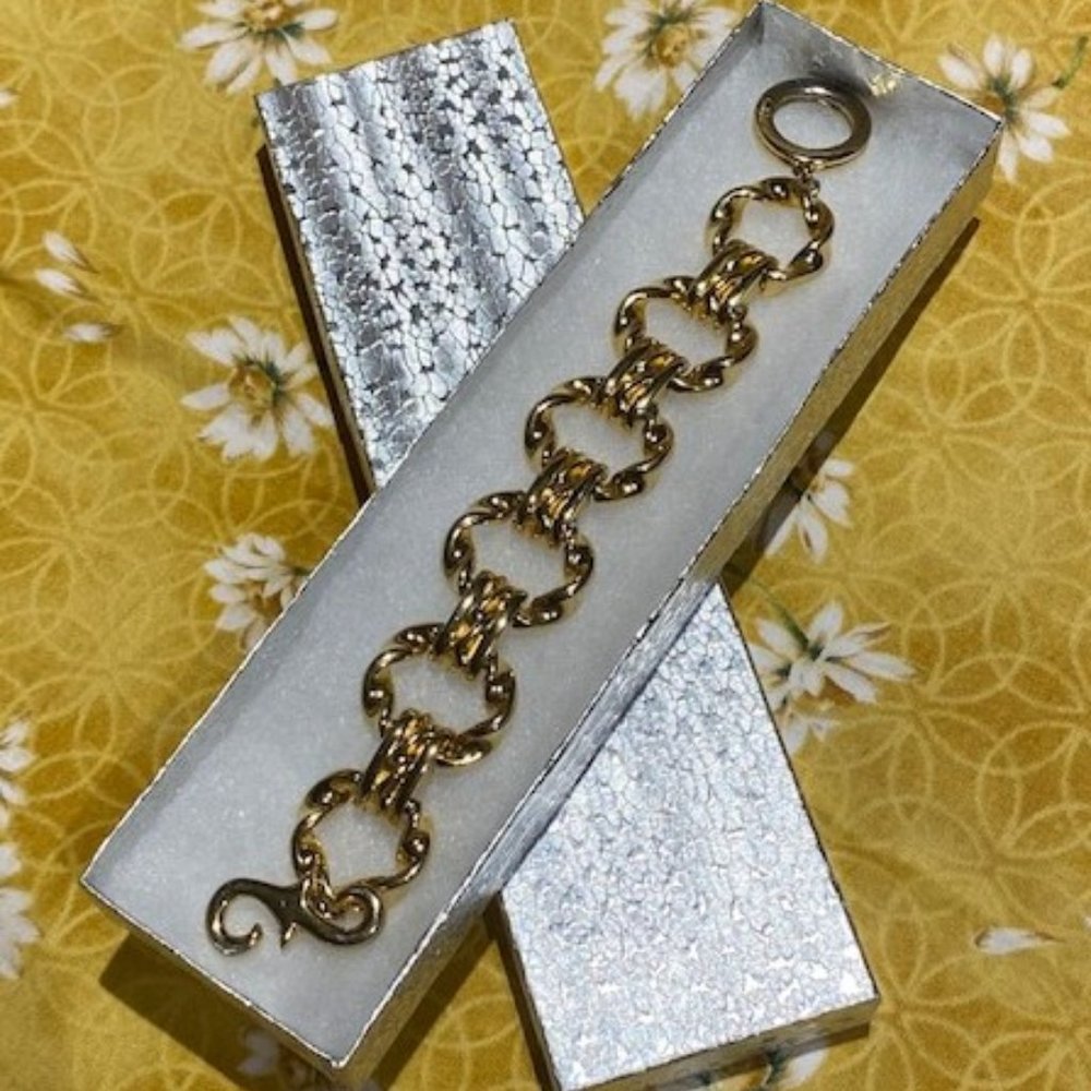 VTG GIVENCHY Gold Tone Link Bracelet